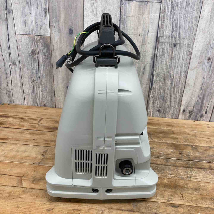 マキタ(makita) エアコンプレッサー AC700 【東大和店】