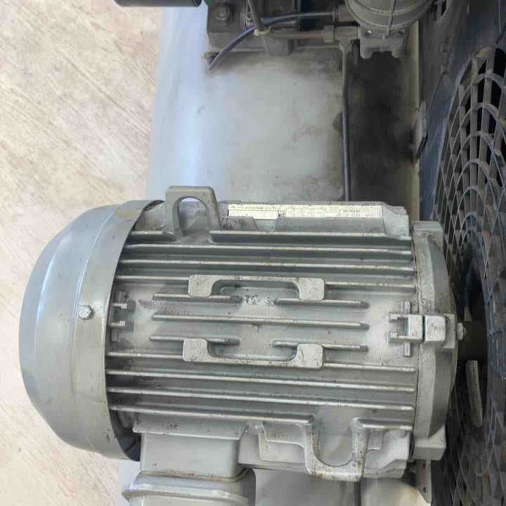 【店頭受取り限定/決算SALE】アネスト岩田 エアーコンプレッサー L22-14  タンク165L 三相200V 3馬力　車輪交換品★動作確認済み★【川越店】
