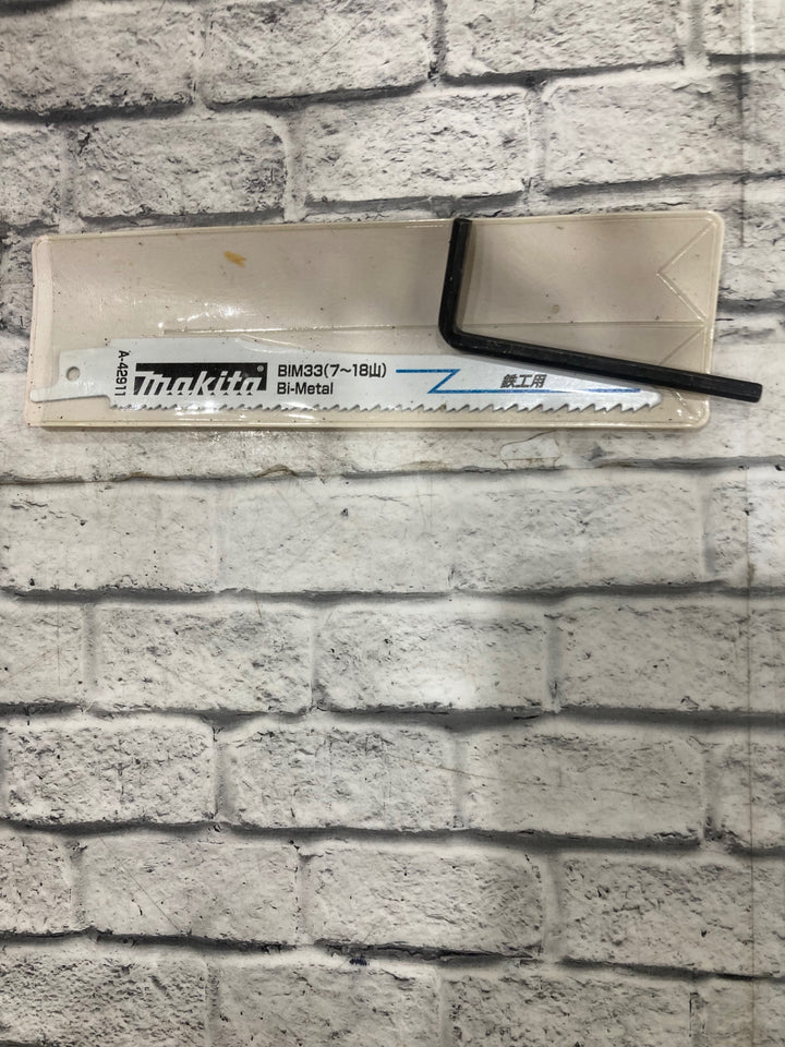 ★マキタ(makita) レシプロソー JR3050T　最大切断能力 パイプ ø130mm 最大切断能力 木材 120mm【川口店】