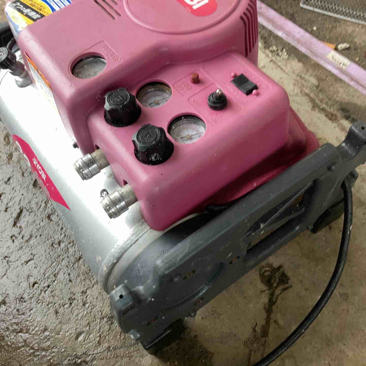 店頭受取り限定】◇リョービ(RYOBI) 常圧エアコンプレッサ ACP-950H 店頭受取り限定】◇リョービ(RYOBI) 常圧エアコンプレッサ ACP-950H