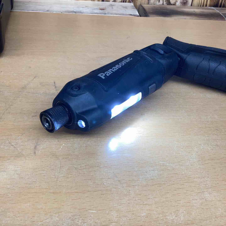 パナソニック 充電スティックインパクトドライバー 7.2V (1.9Ah電池パック×2個/充電器/ケース付)トルク25N・m ワイド・スポットLED搭載 EZ7521F07D-B ブラック【越谷店】