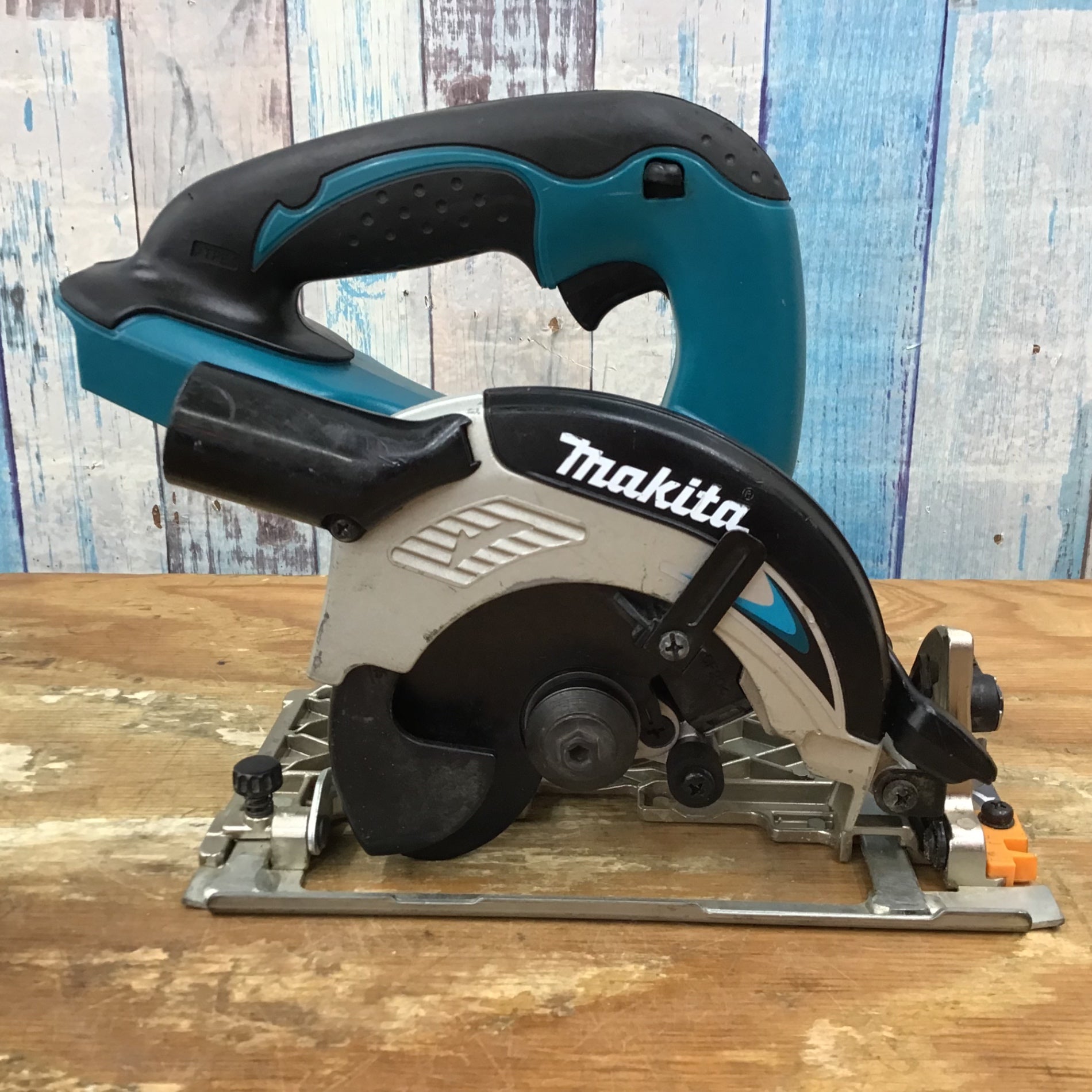 Makita 14.4vコードレス マルノコ Makita 14.4vコードレス マルノコ