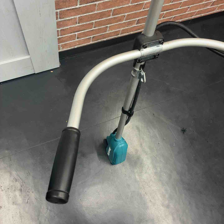 【店頭受取り限定】マキタ(makita) コードレス草刈機 MUR190SDZ【藤沢店】