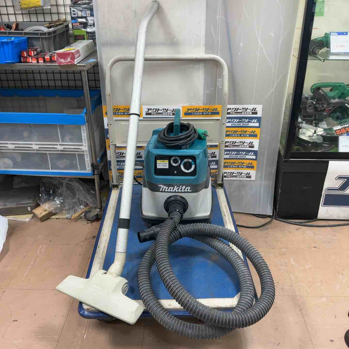 店頭受取り限定】☆マキタ(makita) 集じん機 乾湿両用 483(P