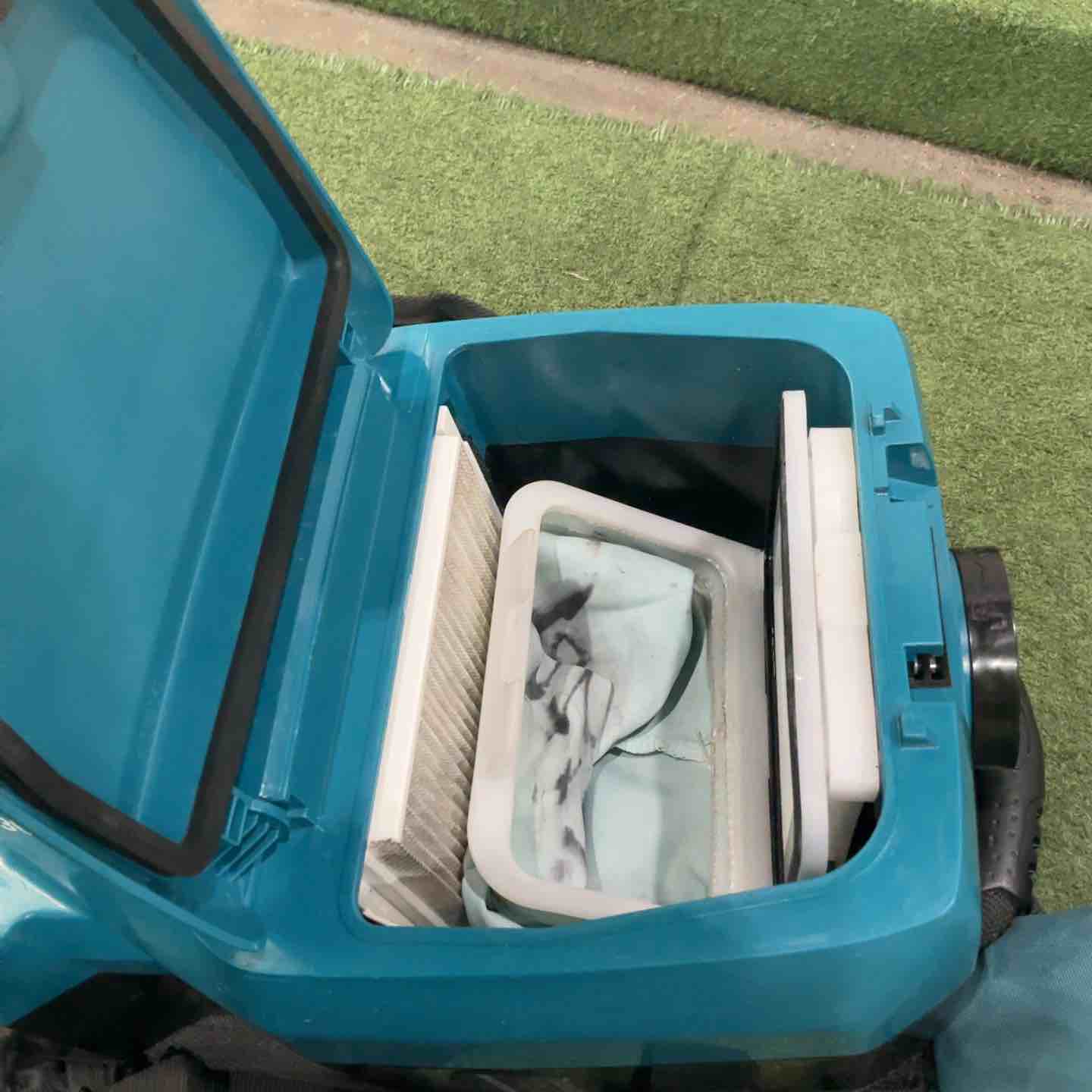 ☆マキタ(makita) コードレス背負い集じん機 VC260DZ 動作確認済【川口