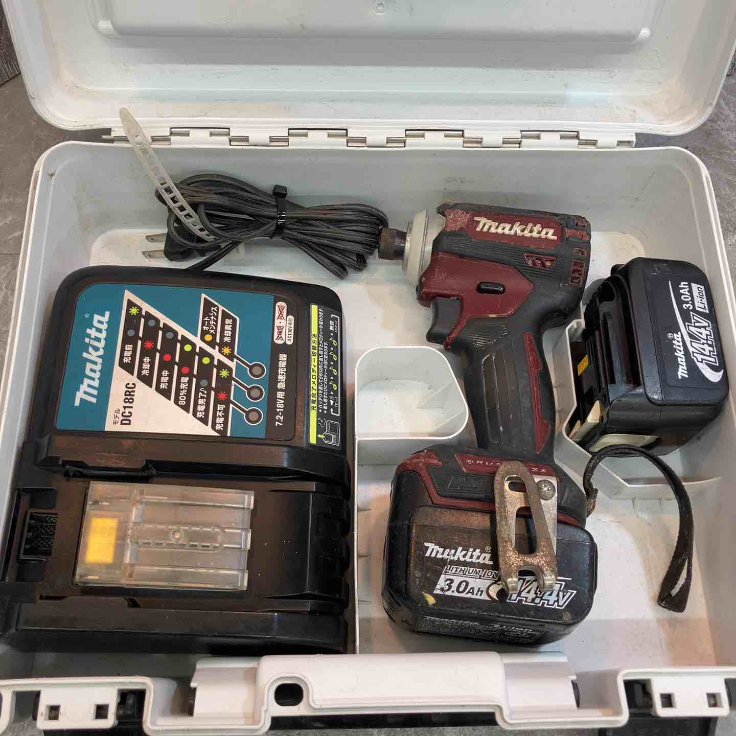 ☆マキタ(makita) コードレスインパクトドライバー TD161DGXAR【八潮店