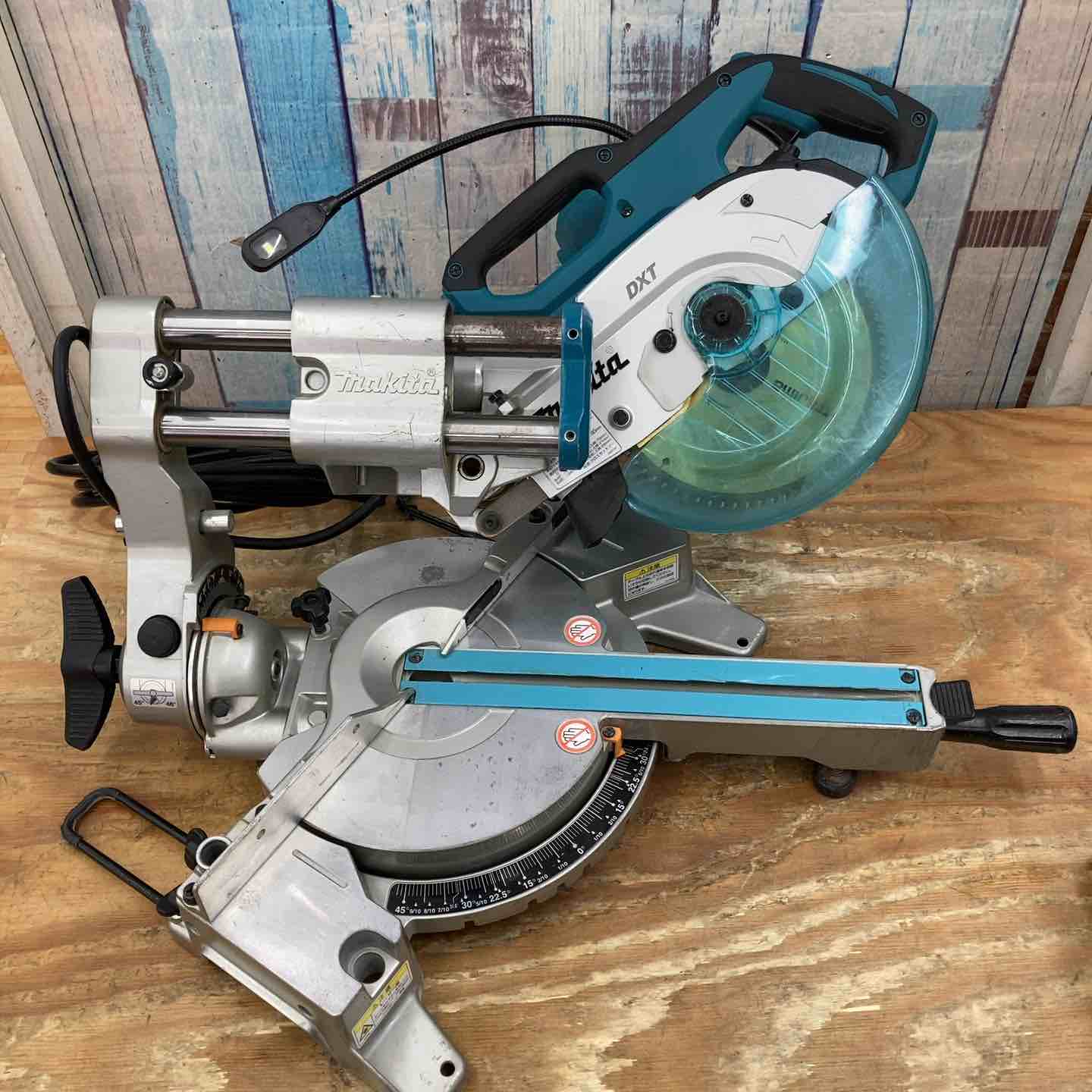 【中古】マキタ　スライドマルノコ　LS0717FL　190ｍｍ　集じん袋レーザー　ライト付き　参考定価139480円【ハンズクラフト熊本けやき通り店】【引き取り限定】 中古品】☆マキタ(makita) 190mm スライドマルノコ LS0717FL 【柏店