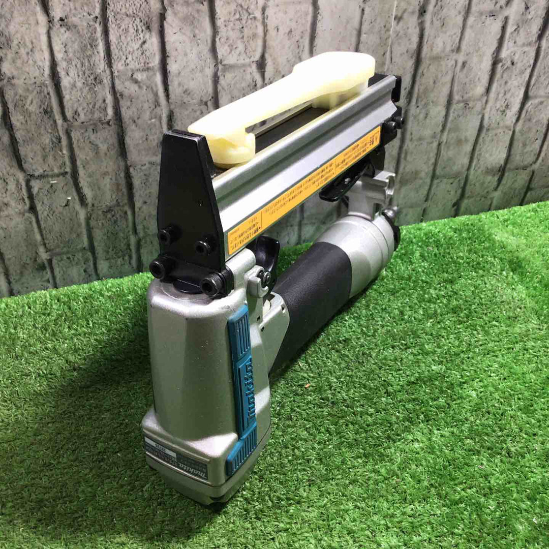 ◇マキタ(makita) 常圧エアタッカ 10mm AT1025AK【川口店】