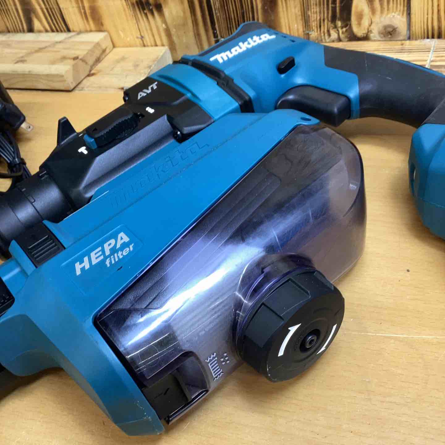 ★マキタ(makita) コードレスハンマドリル HR182DRGXV バッテリー2個 充電器 集塵システム付き【越谷店】 ☆マキタ(makita) コードレスハンマドリル HR182DRGXV バッテリー2個