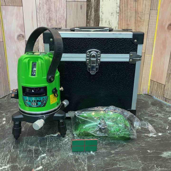 〇山真製鋸 グリーンレーザー墨出器 GA-06BB 6ライン(4方向大矩照射) エイリアンBB 単3電池&AC電源の2電源方式【八潮店】