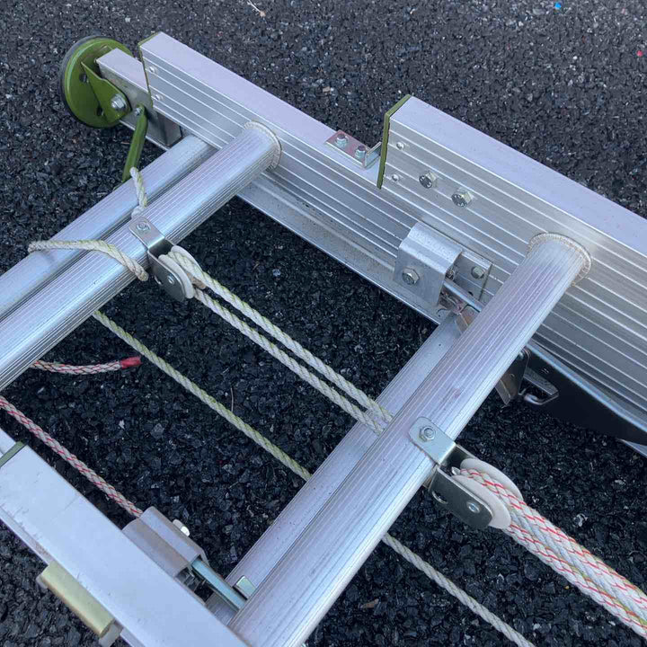 【店頭受取り限定】Hasegawa(ハセガワ) アルミ合金製伸縮形はしご(3連) D-13 LA3-100a  全長9.9ｍ【川越店】