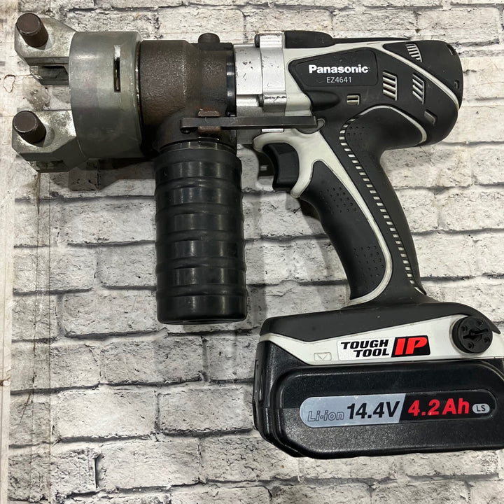 ★パナソニック(Panasonic) コードレス圧着器 EZ4641K-H【川口店】