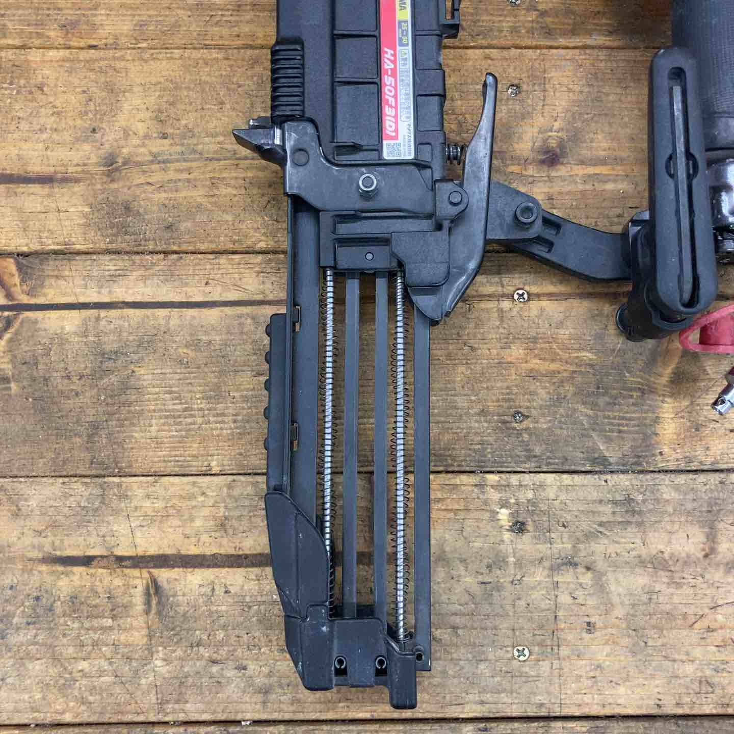 MAX HA-50F3 フロアネイラ【リライズ野田愛宕店】【店頭取引限定】【中古】【管理番号：ITTZVW1LZPOQ】 マックス高圧フロアネイラHA-50F3(D)50mm
