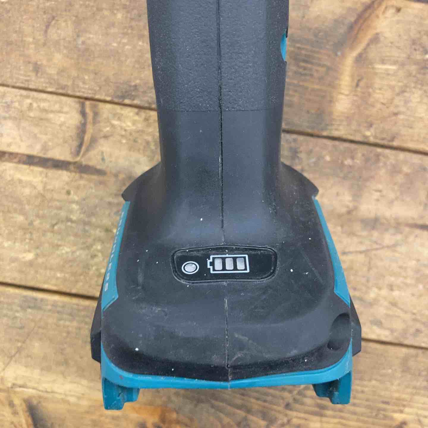 中古品】マキタ(makita) 100mmコードレスディスクグラインダ GA404DZN