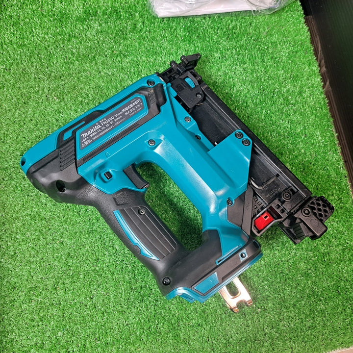 マキタ/makita 18V コードレスフィニッシュネイラ 面木用 FN350DRG 3.0Ahバッテリー2個セット 【岩槻店】