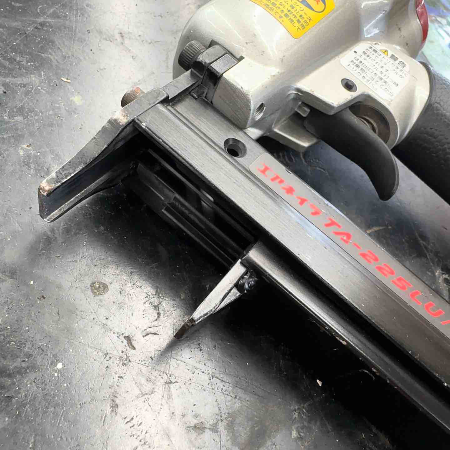 中古】 マックス MAX 常圧 10mm エアタッカ TA-225LU/10J ライトユース