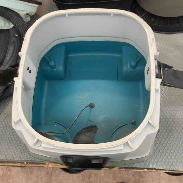 ★マキタ(makita) 粉じん専用 コードレス集じん機 VC867DZ【所沢店】
