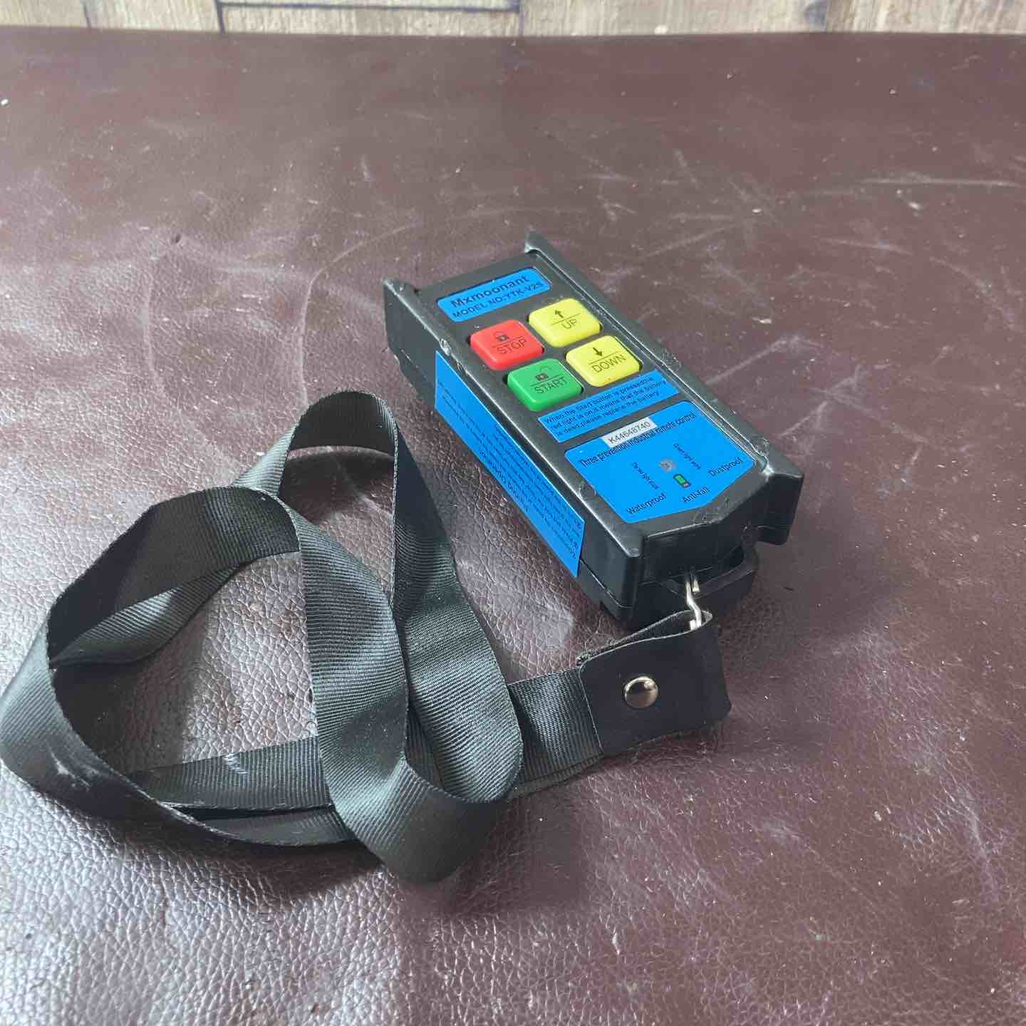 【中古品】XIAOJINGANG 電動ウインチ DU-160A 無線リモコン付属【東大和店】 中古品】XIAOJINGANG 電動ウインチ DU-160A 無線リモコン付属【東大和