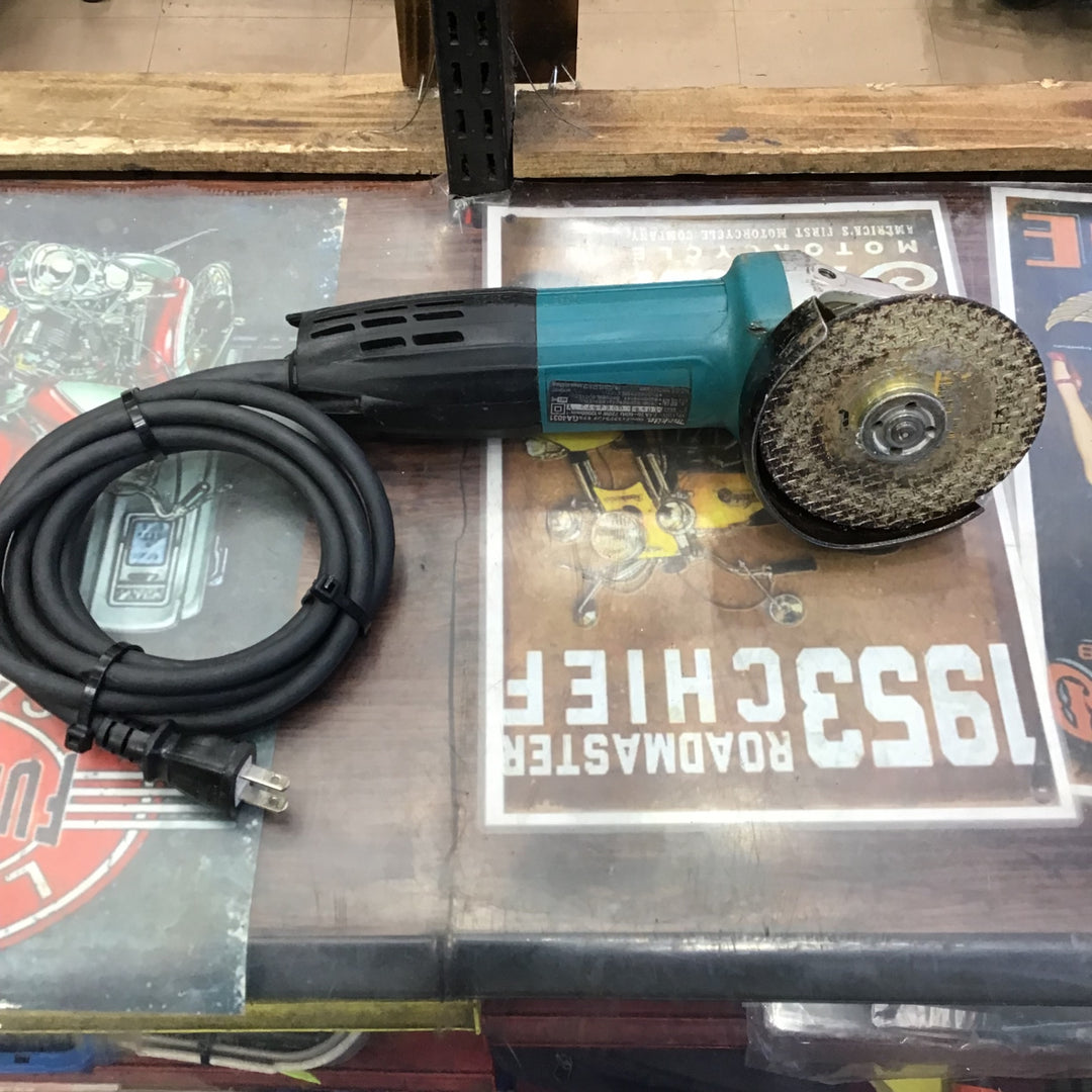 ☆マキタ(makita) 100mmディスクグラインダー GA4031【草加店】