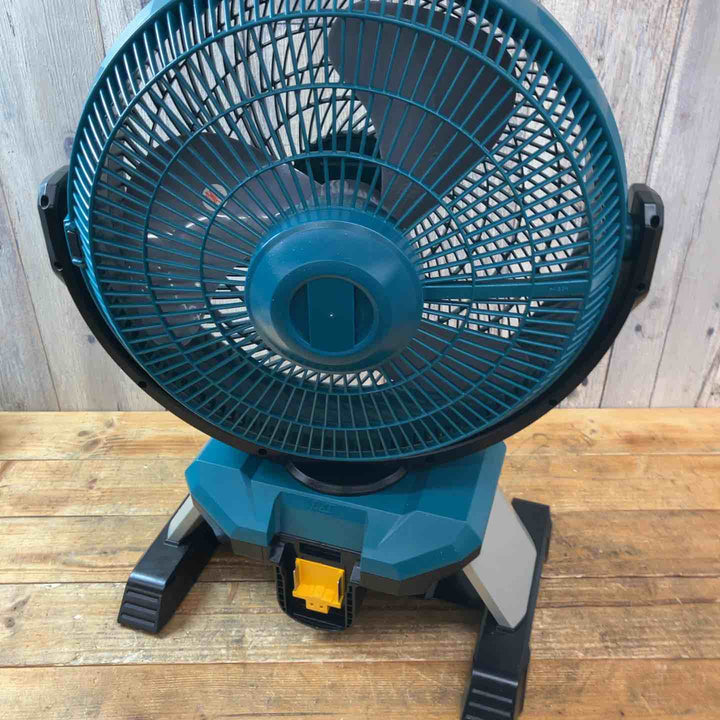 【中古美品】◇マキタ(makita) コードレスファン CF301DZ ACアダプター付【東大和店】