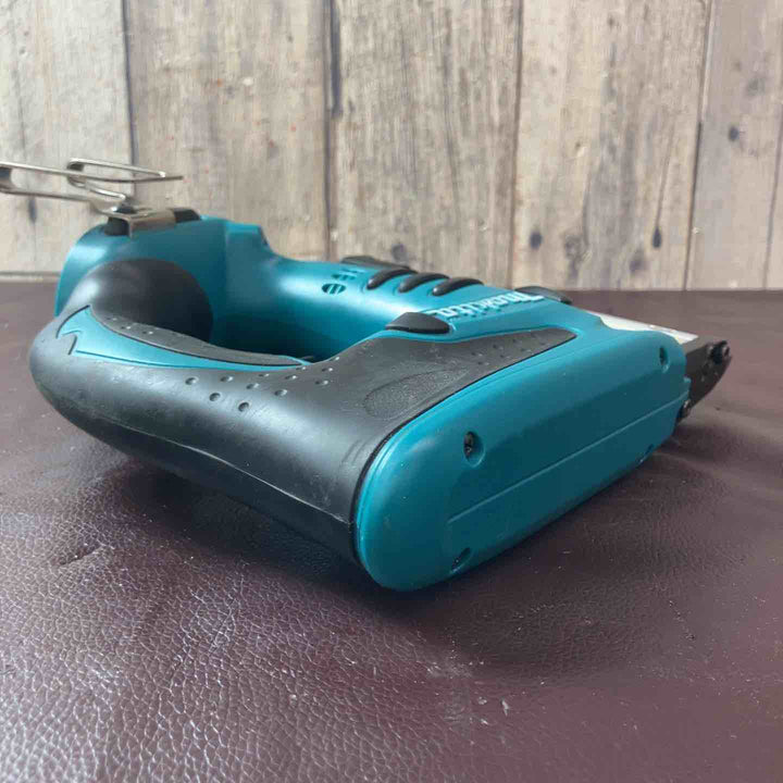 【中古品】 マキタ(makita) 充電式ピンタッカ  14.4V 35mm PT350DRF 【東大和店】