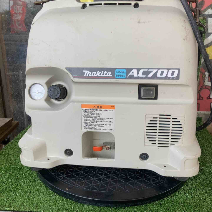 ★マキタ(makita) エアコンプレッサー AC700【川崎店】