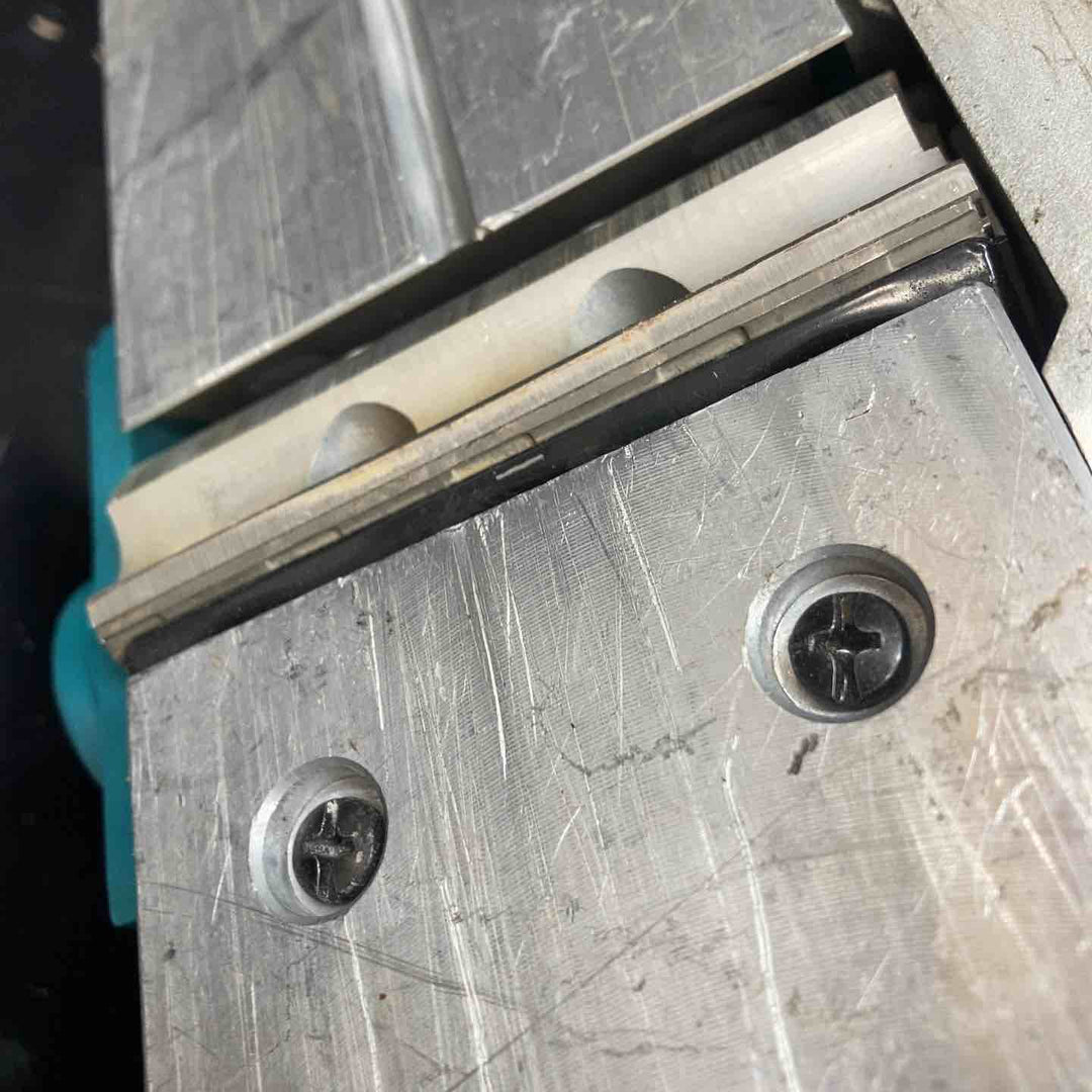 ◇マキタ(makita) 14.4Vコードレスカンナ KP140DZ【川越店】