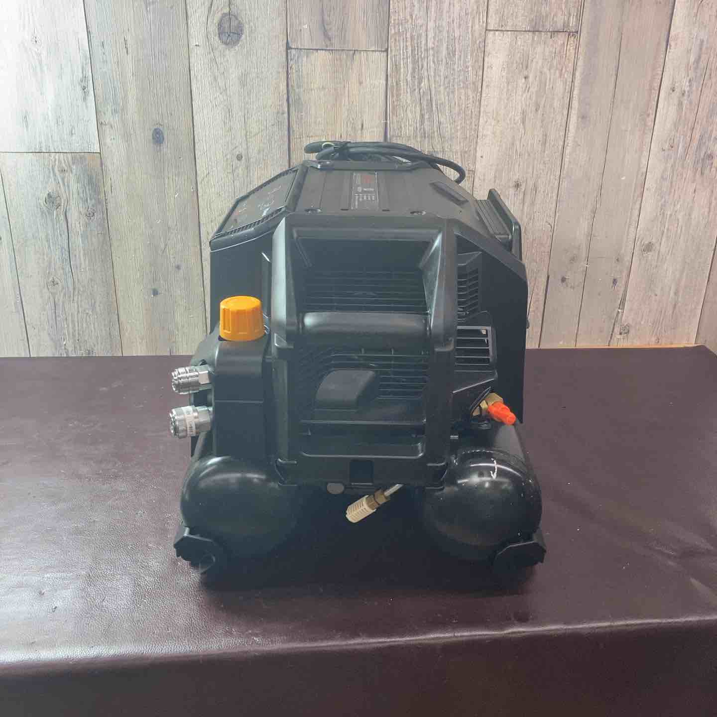 中古品】 マックス(MAX) エアコンプレッサー AK-HL1310E_ブラック 中古品】 マックス(MAX) エアコンプレッサー AK-HL1310E_ブラック