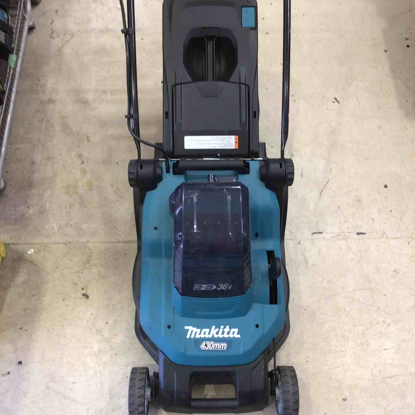 店頭受取り限定】◇makita(マキタ) 430mm 充電式芝刈機 MLM432DZ【町田 店頭受取り限定】◇makita(マキタ) 430mm 充電式芝刈機 MLM432DZ【町田