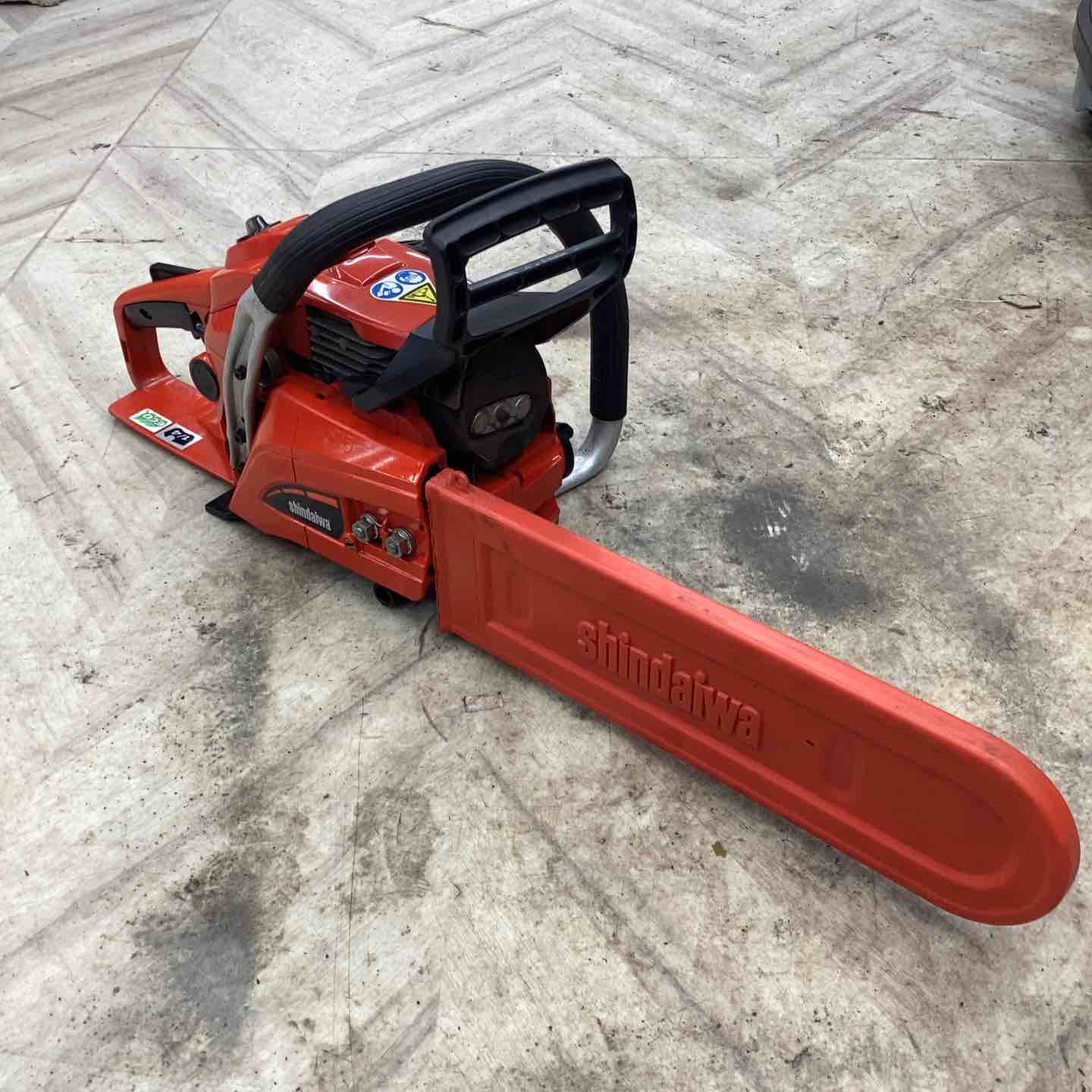 ◇新ダイワ(shindaiwa)  エンジンチェーンソー E2038SR【越谷店】 ◇新ダイワ(shindaiwa) エンジンチェーンソー E2038SR【越谷店