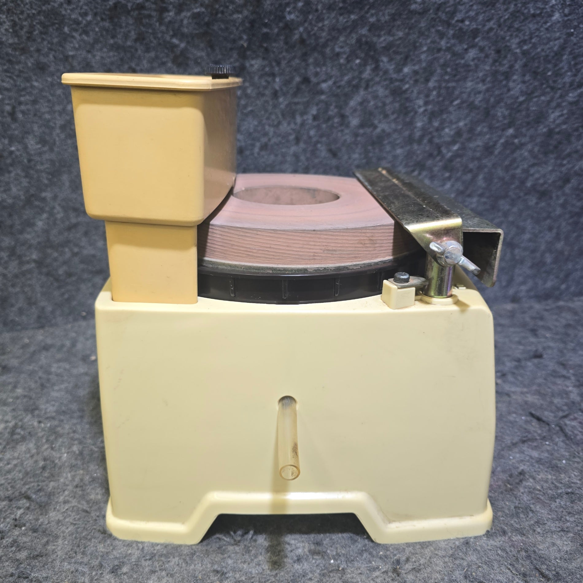 中古品◆マキタ　刃物研磨機　9820-1◆G◆IT745YF7HE9U 中古品・中古替え砥石付き！】マキタ(makita) 刃物研磨機 9820【桶川店