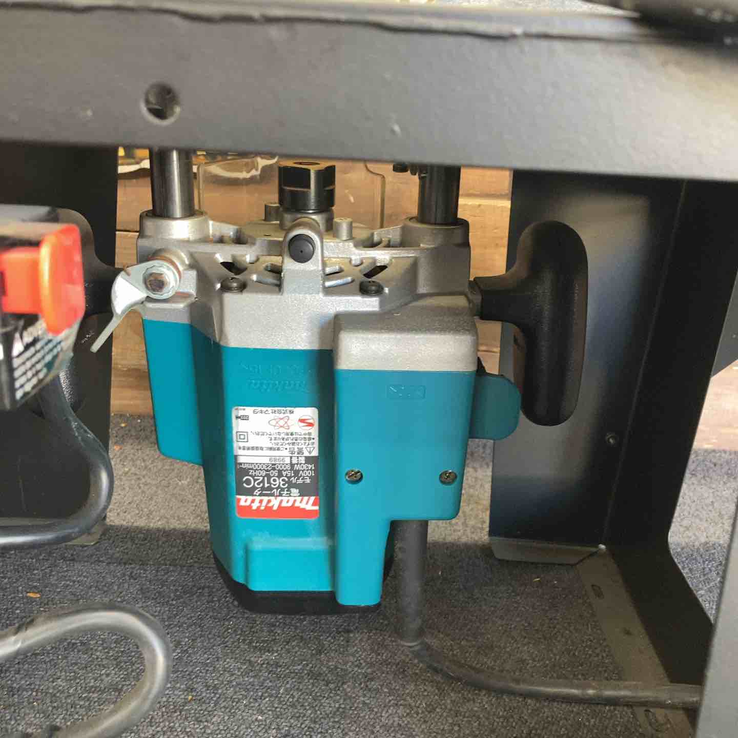 店頭受取り限定】◇マキタ(makita) 電子ルータ 3612C ルータースタンド