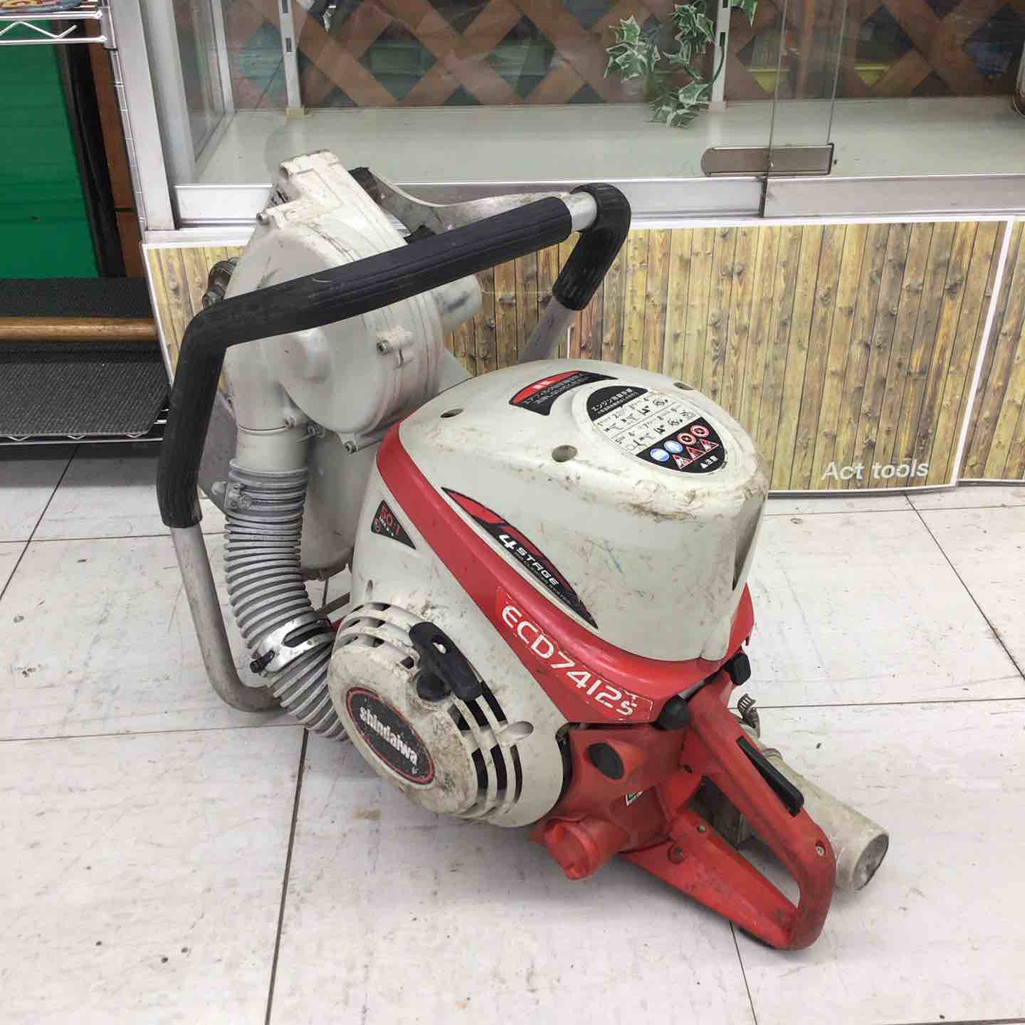 【中古】【動作OK】【店頭引取限定】エンジンカッター　新ダイワ　ＥＣＤ７４１２Ｓ　本体のみ 新ダイワ エンジンカッター ECD7412Sの中古 中古C傷汚れあり 《埼玉