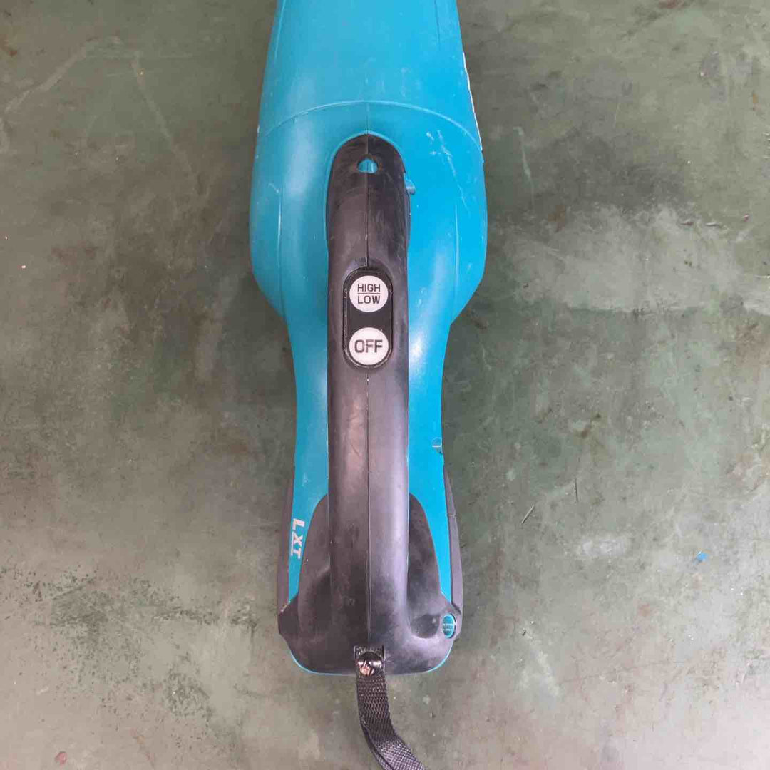 ☆マキタ(makita)18V コードレスクリーナ CL181FDZ ストレートパイプ、ノズル、サッシ(すきま)用ノズル欠品【戸田店】