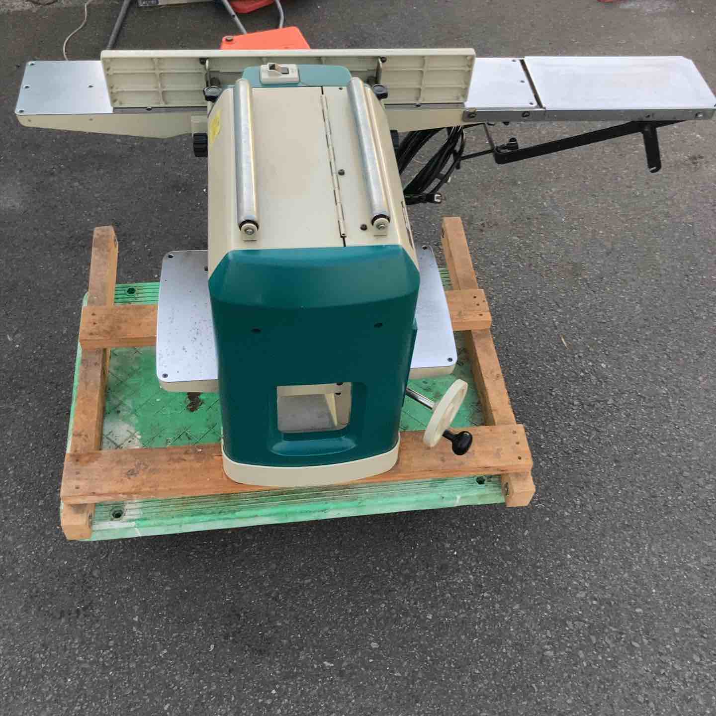 中古品/店頭受取り限定】マキタ(makita) 312mm自動カンナ 2031SC