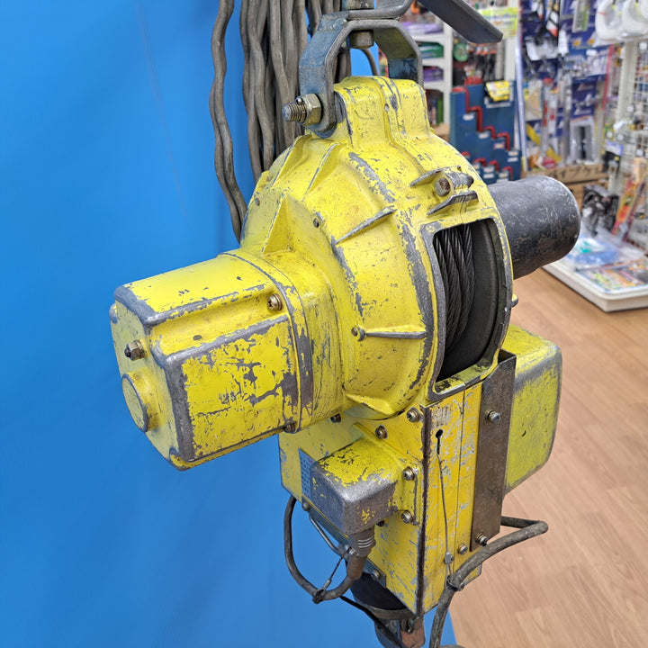 ◇トーヨーコーケン(TKK) 電動ウインチ(ワイヤー) ベビーホイスト BH-820 230kg 20m【岩槻店】