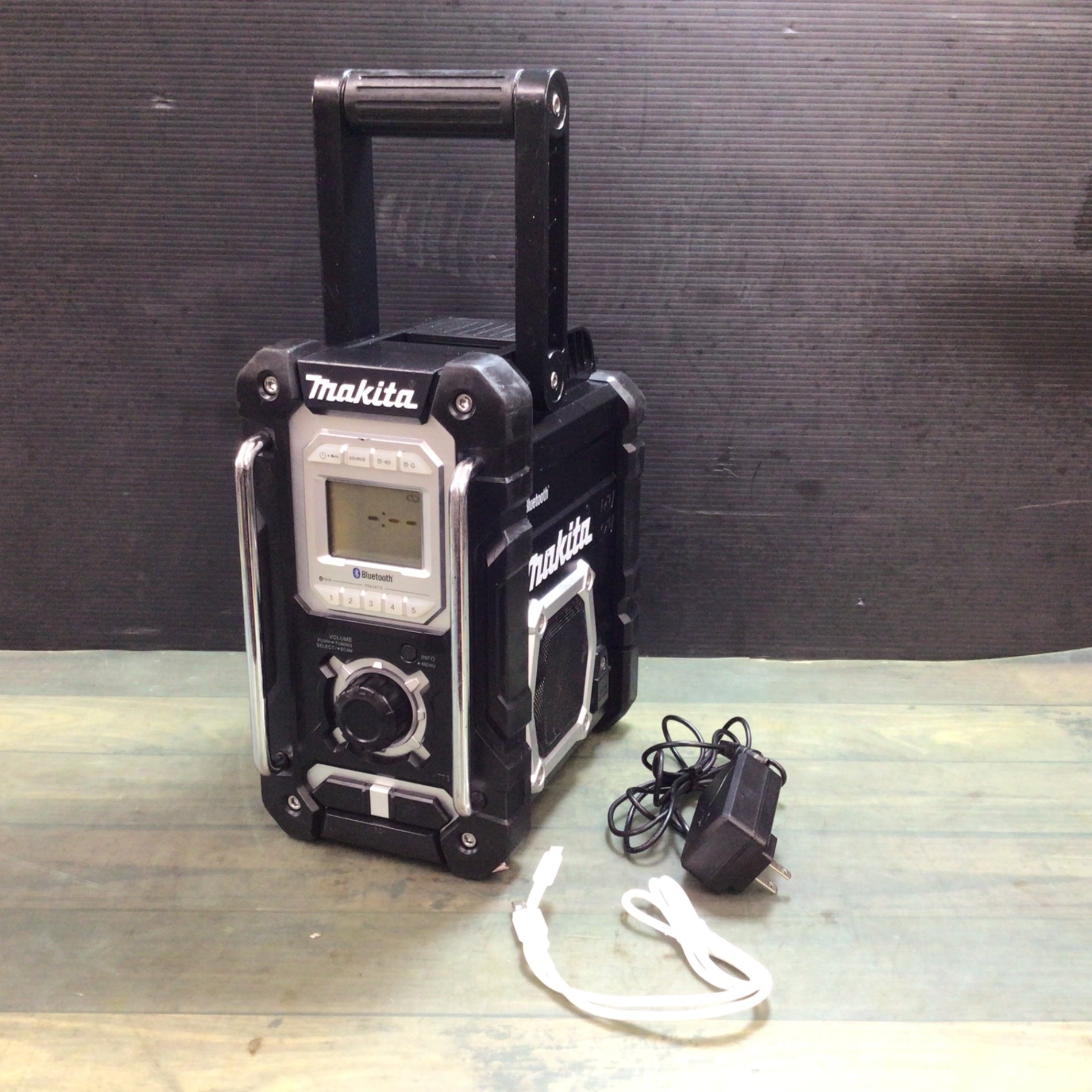 マキタ 現場ラジオ　MR108 マキタmakita 現場ラジオMR108