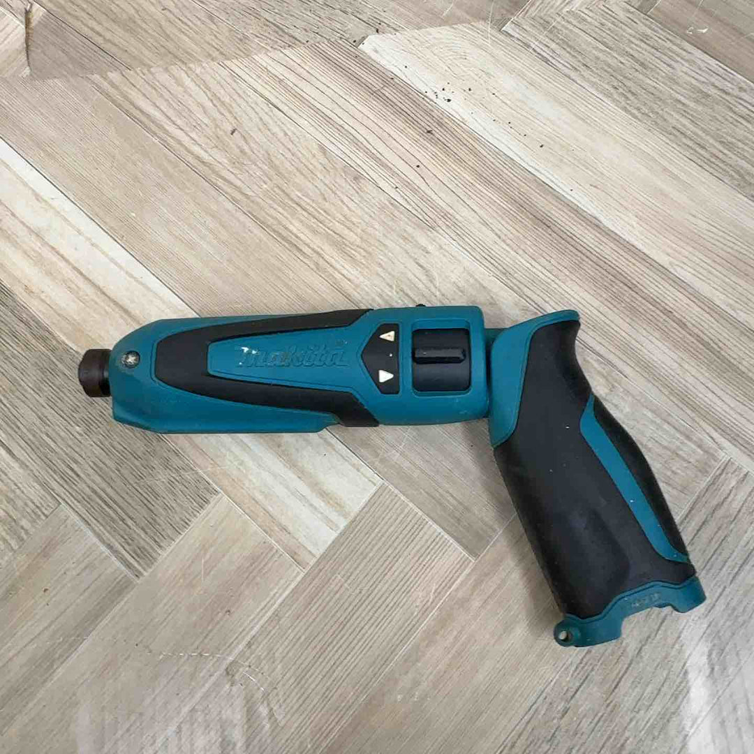 ☆マキタ(makita) コードレスペンインパクトドライバー TD021DZ【八潮店】