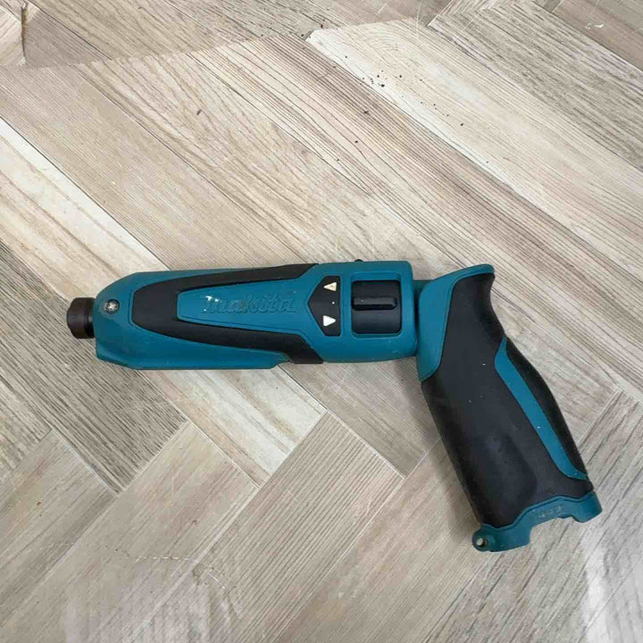 ☆マキタ(makita) コードレスペンインパクトドライバー TD021DZ【八潮店】