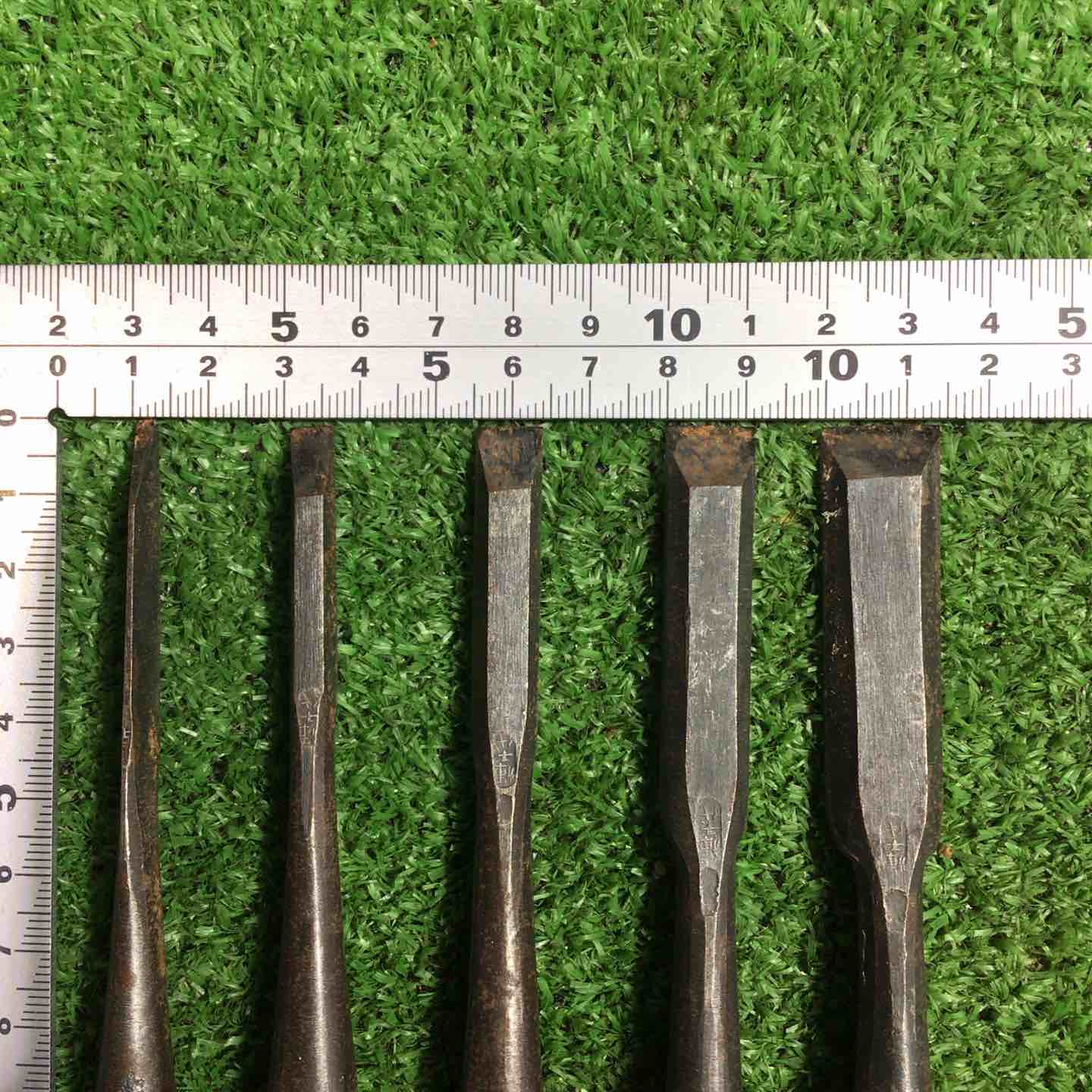 輝千代 追入鑿 10本組 本体のみ 錆あり 【川口店】 – アクトツール