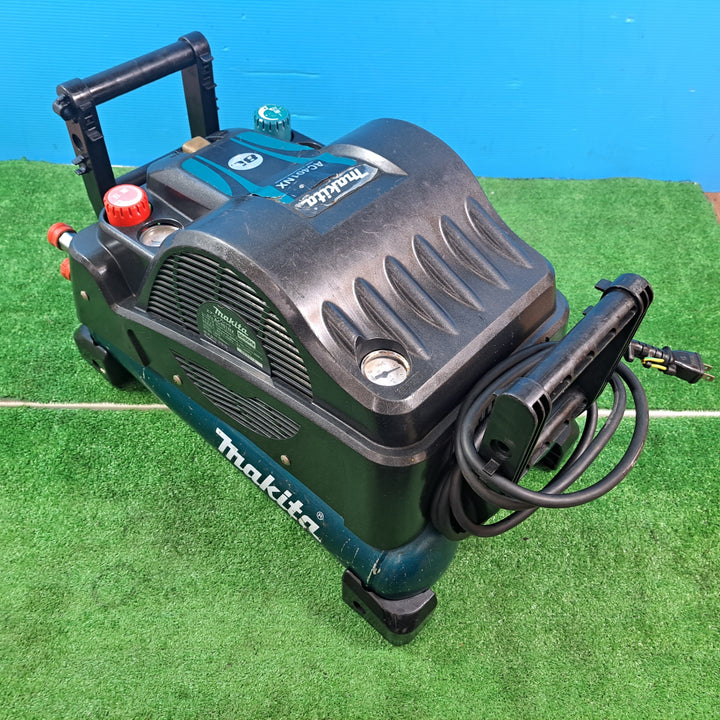 ★マキタ(makita) エアコンプレッサー AC401NX 常高圧兼用【岩槻店】