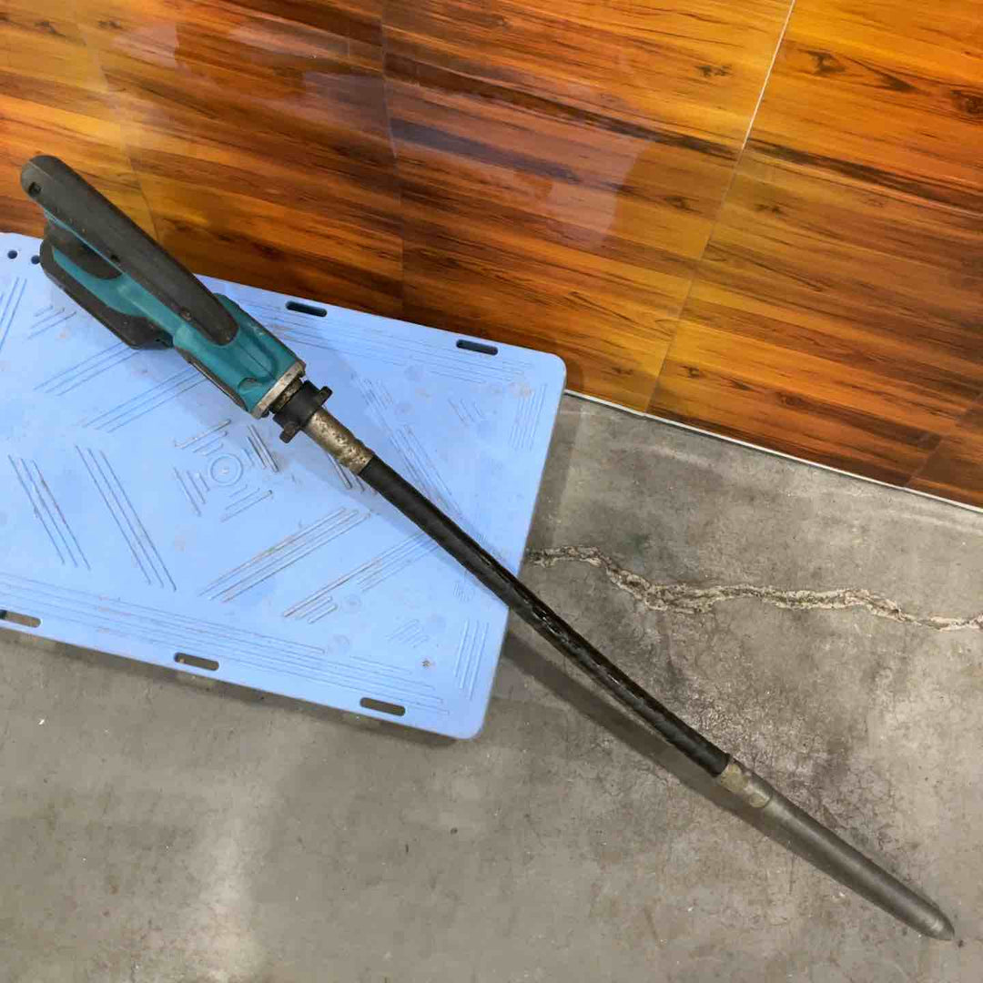【店頭受取り限定】★マキタ(makita) コードレスコンクリートバイブレータ VR350DZ 18V 動作確認済み【川口店】