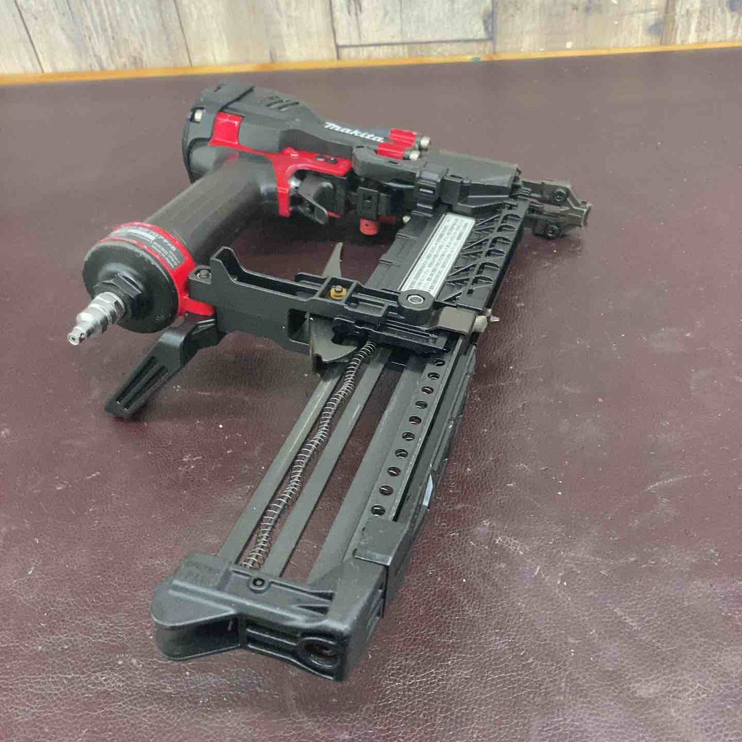 【中古品】★マキタ(makita) 高圧フロアタッカ AT451H【東大和店】