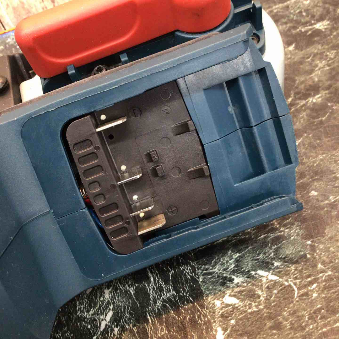 BOSCH(ボッシュ)18Vバッテリーバンドソー〔GCB18V-LI〕 【八潮店】