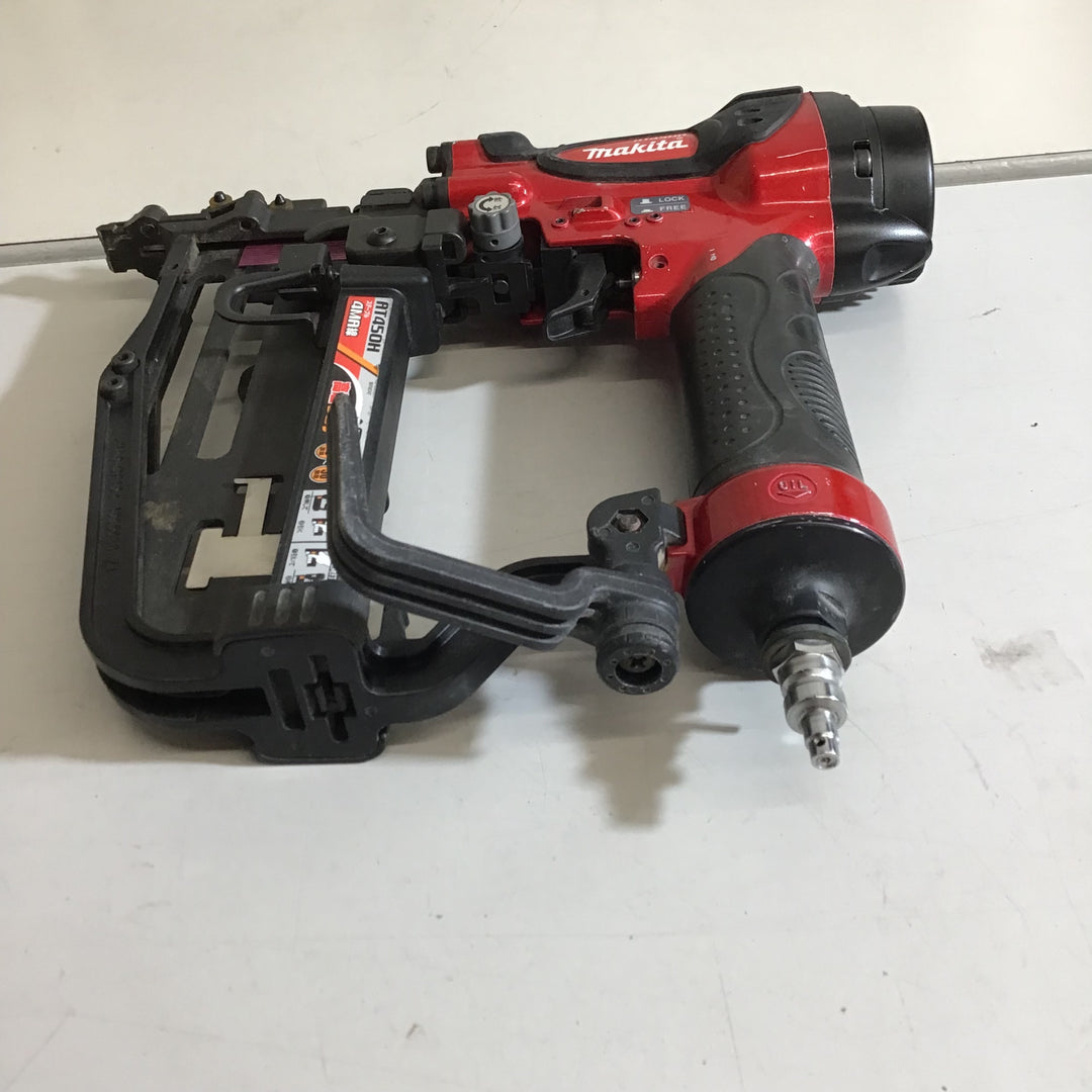 〇マキタ(makita) 高圧フロアタッカ AT450H【戸田店】