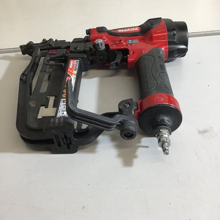 〇マキタ(makita) 高圧フロアタッカ AT450H【戸田店】