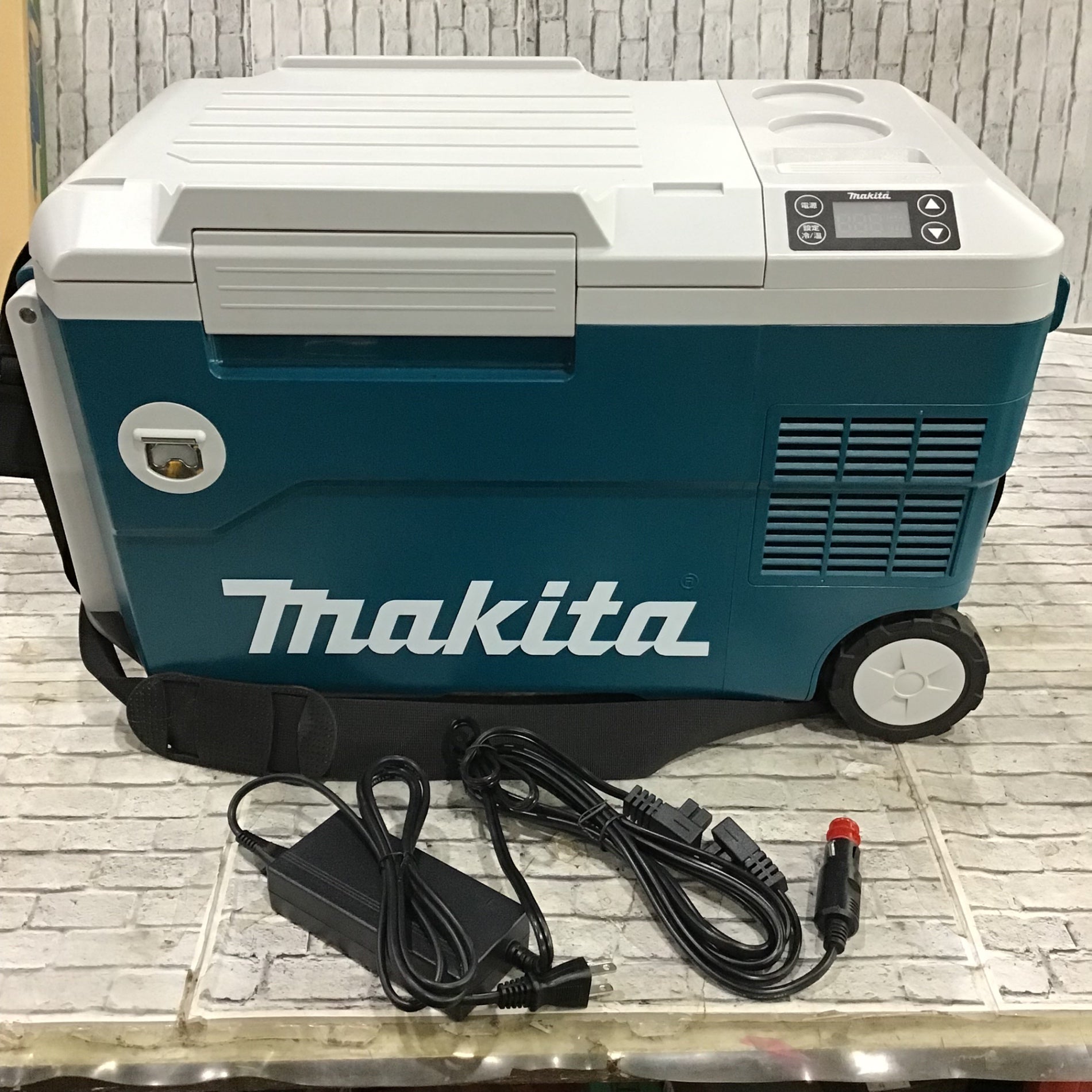 ☆マキタ(makita) コードレス冷温庫 CW180DZ【川口店】 – アクトツール