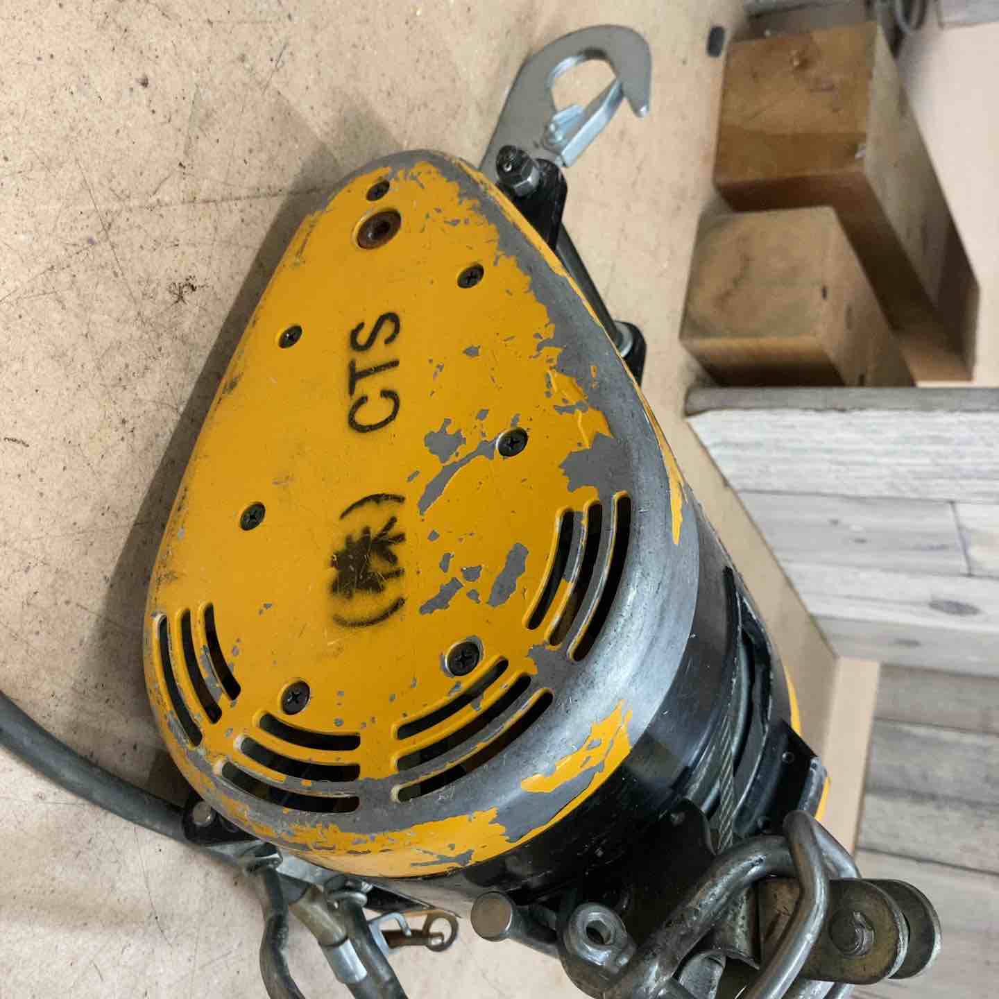 リョービウインチW1-61C 中古品/店頭受取り限定】リョービ(RYOBI) ウインチ WI-61C(21M)【東大