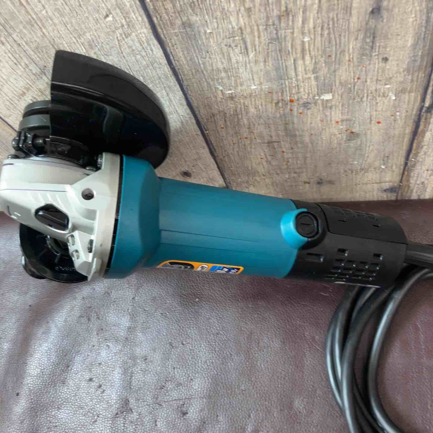 中古美品】 マキタ(makita) 125mm ディスクグラインダ 9535B 100v 中古美品】 マキタ(makita) 125mm ディスクグラインダ 9535B 100v