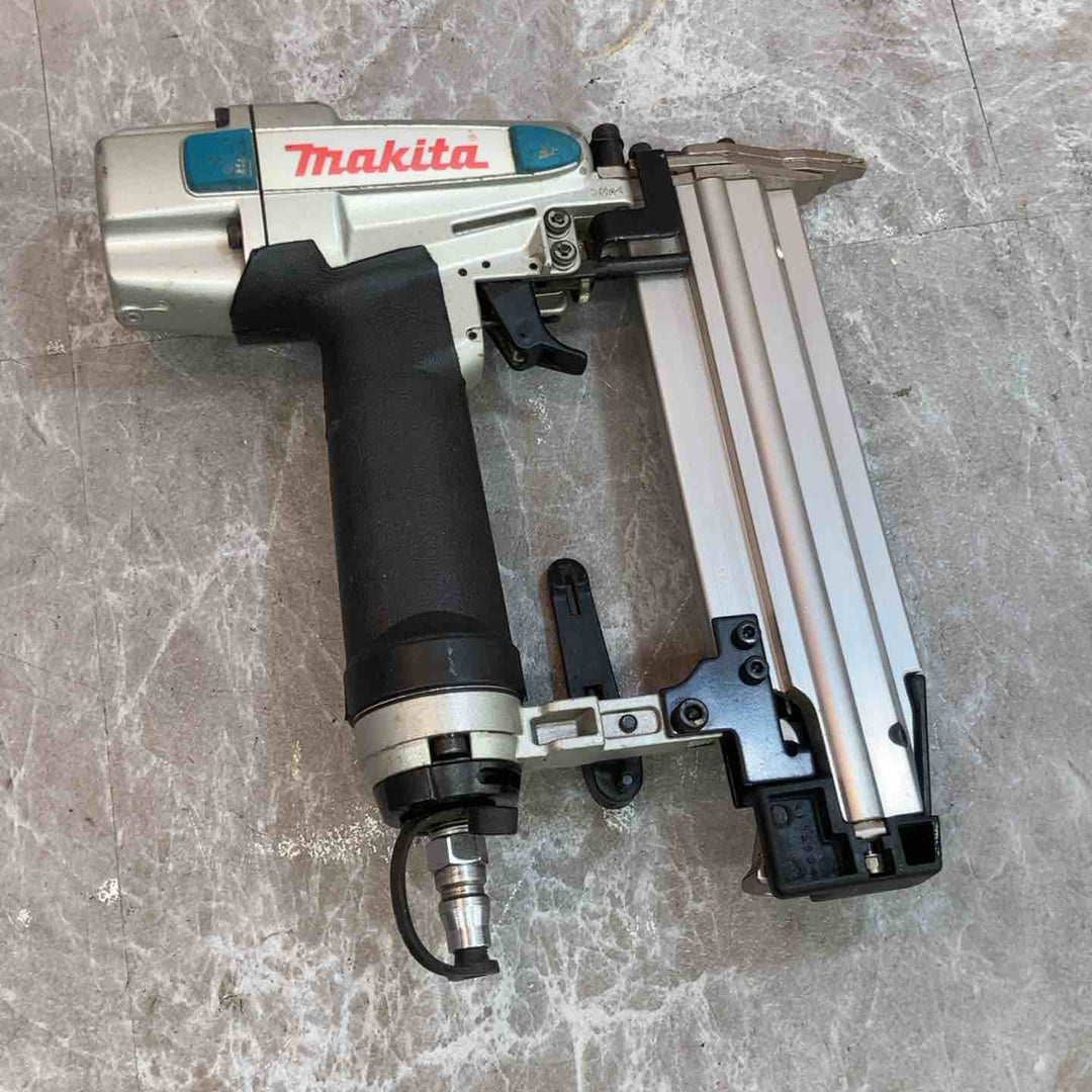 【中古品】★マキタ(makita) 常圧フィニッシュネイラ AF502N【八潮店】